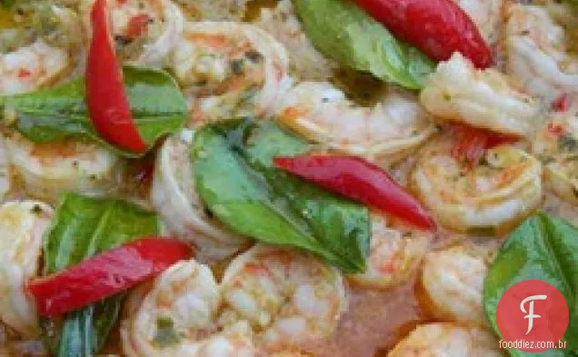 Camarões grelhados com molho de alho e pimenta