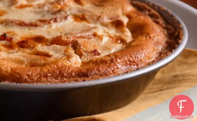 Torta de pêssego seca com crosta de biscoito desintegrada