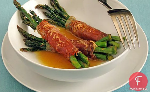 Espargos em Prosciutto