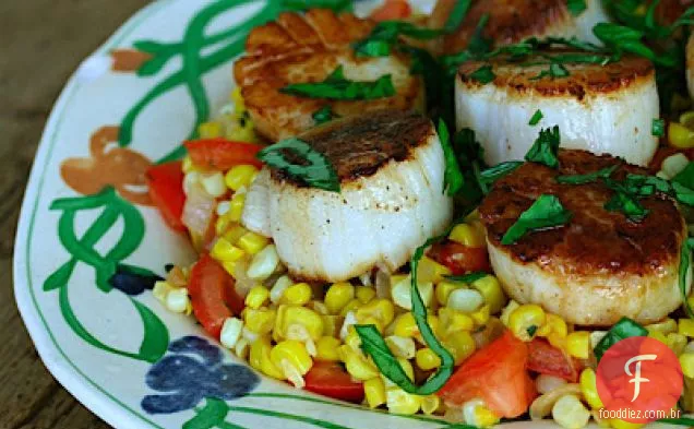 Vieiras De Verão Com Milho Doce E Tomate Succotash
