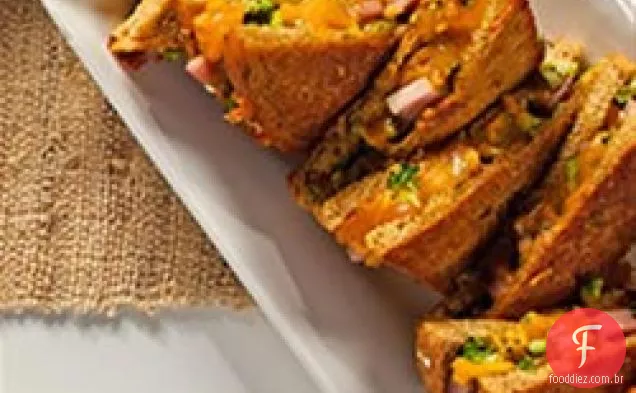 Sanduíche De Queijo Grelhado Com Presunto De Brócolis