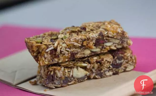 Chewy Walnut Granola Bars