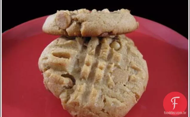 Uma Tigela De Biscoitos De Manteiga De Amendoim Cruzados