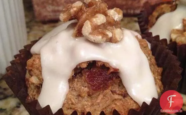 Muffins de farelo prontos para forno com nozes e tâmaras