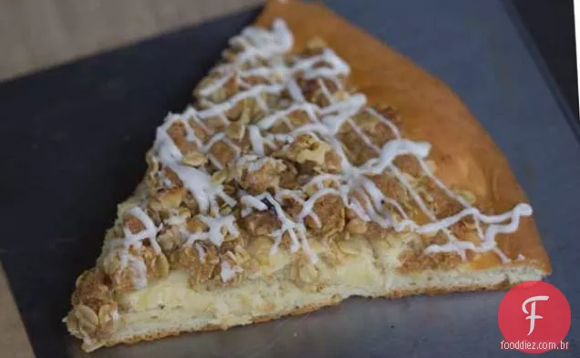 Canela Streusel Pizza com baunilha regue