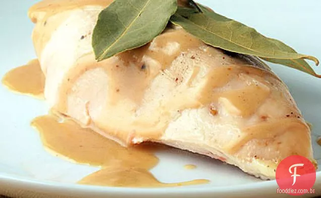 Frango assado em folhas de louro