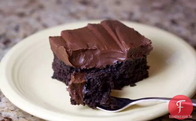 Bolo de chucrute de Chocolate com cobertura de creme azedo