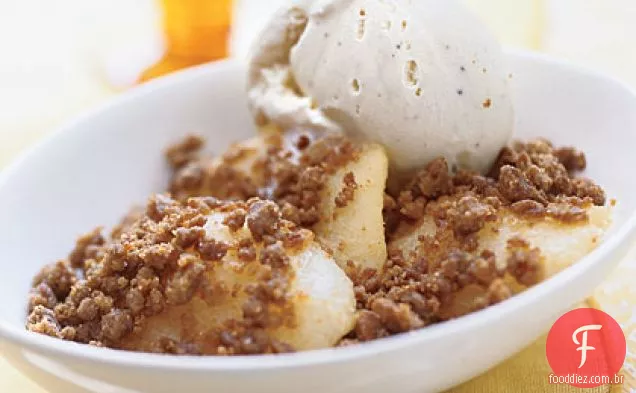 Gingersnap-and-Pear Crumble