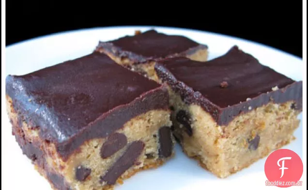 Manteiga de amendoim pedaços de Chocolate Brownies com Ganache de Chocolate
