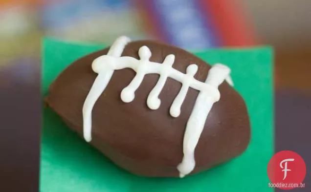 Bolo de futebol Pops e Brownies