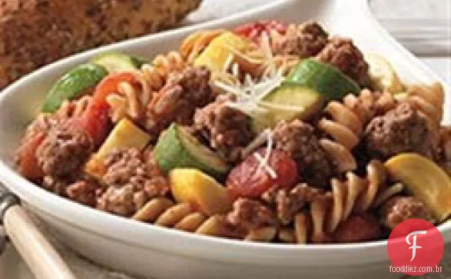 Frigideira de carne e macarrão Primavera