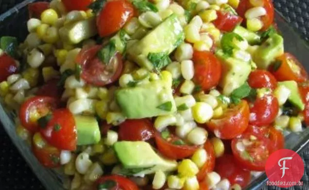 Salada Grelhada De Milho, Abacate E Tomate Com Molho De Limão E Mel