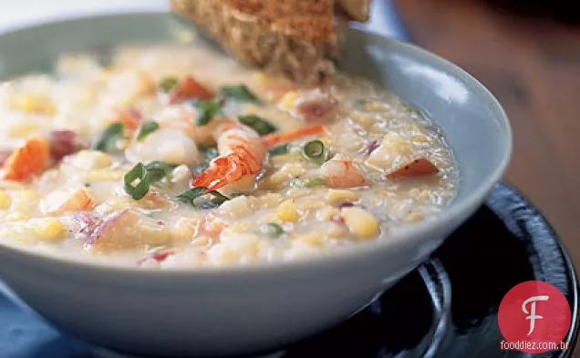 Sopa de camarão e milho