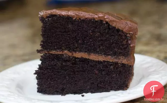 Bolo de maionese de Chocolate com cobertura de creme azedo