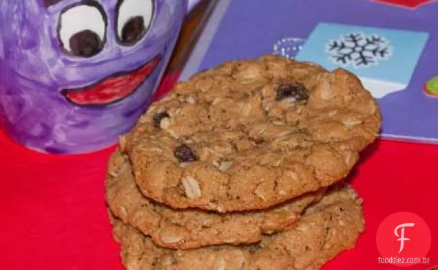 Biscoitos de aveia com passas para o Papai Noel