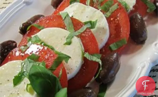 Salada Tomozzakala