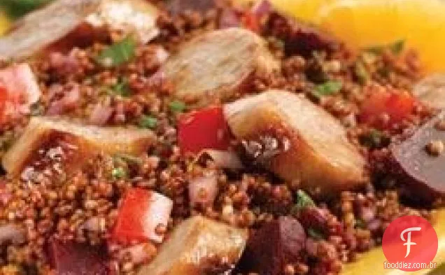 Salada de Quinoa vermelha Inca com salsicha de frango de maçã doce