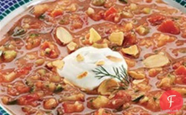 Gazpacho de tomate e amêndoa