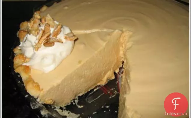 Torta de creme de caramelo com amêndoas cristalizadas