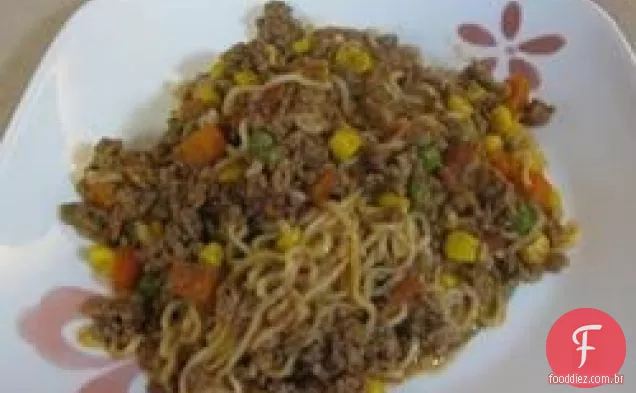 Macarrão Encaracolado De Carne Moída