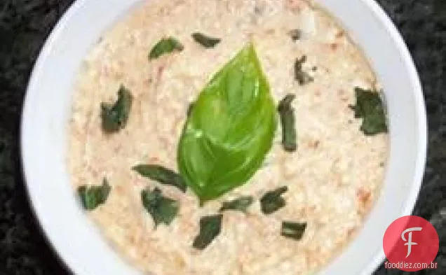 Feta e molho de pimenta vermelha assada