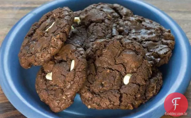 Biscoitos De Coco De Chocolate Duplo Em Lote Pequeno