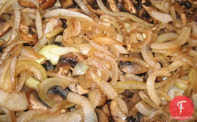Pizza Popover Com Bellas, Cebolas E Pimentas