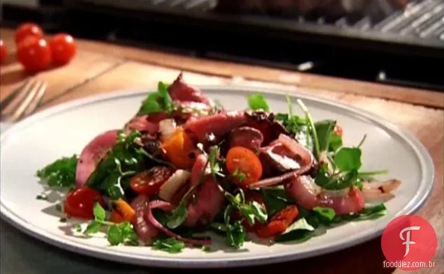 Salada de pimentão e bife