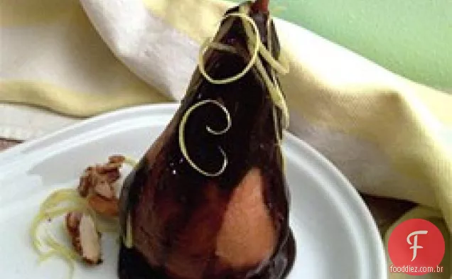 Peras em molho de Chocolate