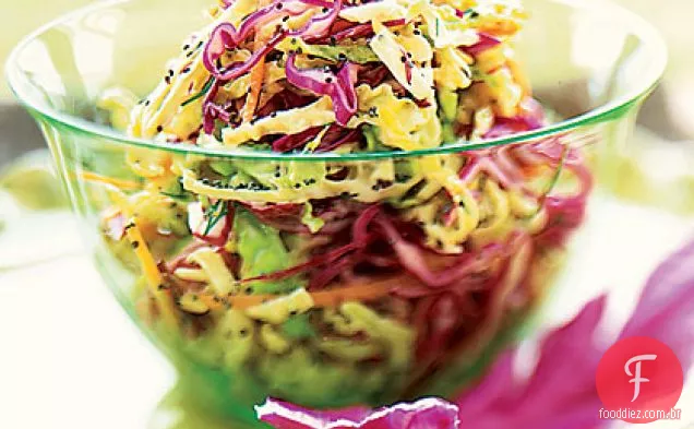 Confetti Slaw com molho de sementes de papoula