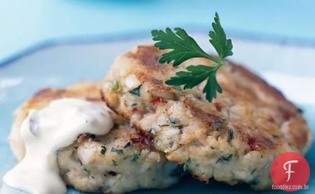 Bolos de Bacalhau de batata com molho de tártaro Dijon