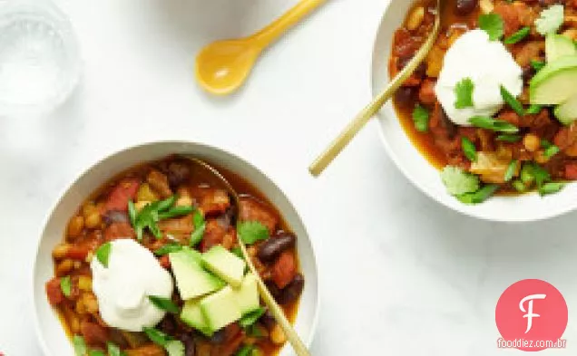 Meu Chili vegano favorito com creme azedo caseiro