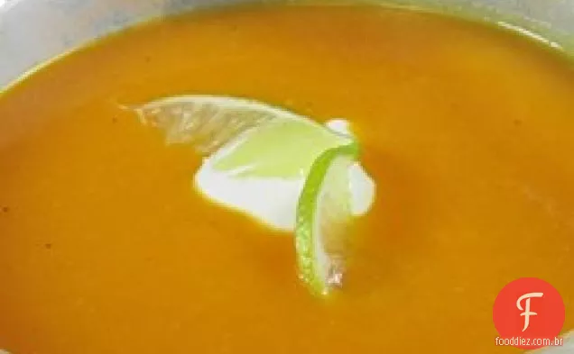 Sopa de abóbora curry com creme de limão