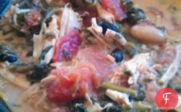 Chili de frango fogão lento com verduras e feijão