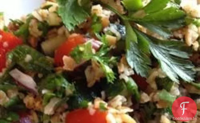 Salada De Bulgur Vegetariana (Kisir)