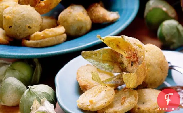 Tomatilos verdes fritos com molho Jalapeño