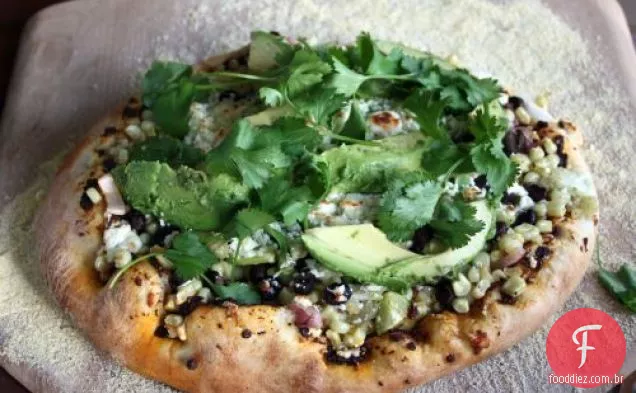 Pizza Mexicana Com Milho, Tomatillos E Chipotle Chiles