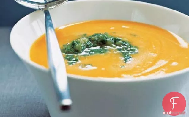 Sopa de cenoura com sabor a Tomatillo