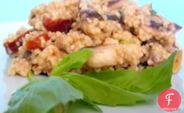 Cuscuz com cogumelos e tomates secos ao sol