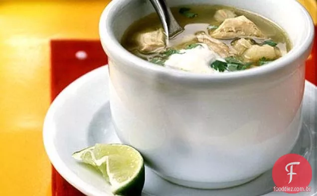 Posole (Tomatillo, frango e sopa de canjica)
