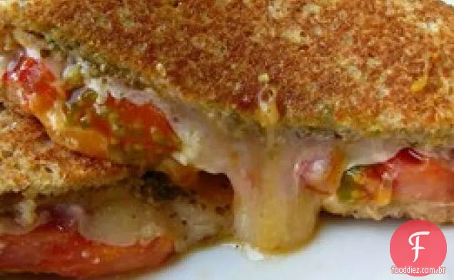 Sanduíche De Queijo Grelhado Pesto