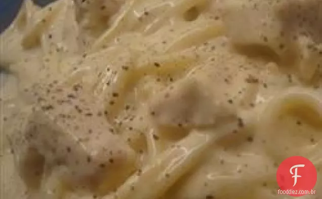 Frango Preto e Bleu Alfredo