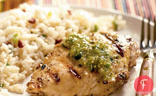 Frango cominho grelhado com molho Tomatillo fresco