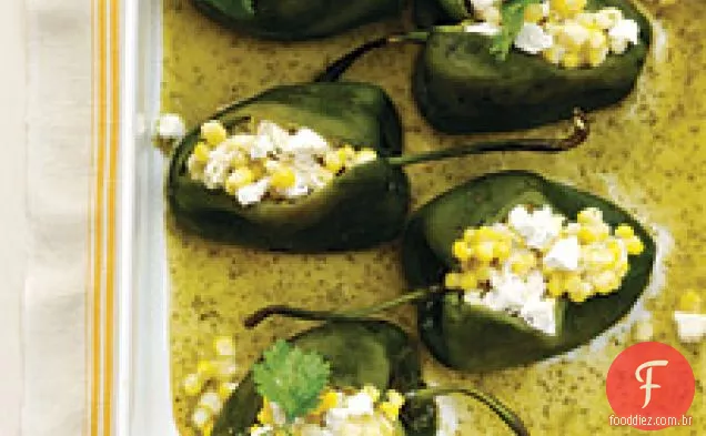 Poblano Chiles recheado com milho
