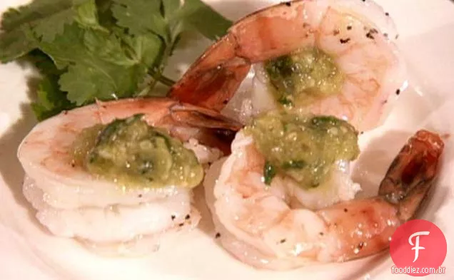 Coquetel de camarão com Tomatillo-molho de rábano