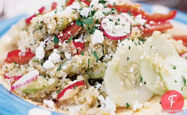 Salada de Quinoa com legumes e vinagrete Tomatillo