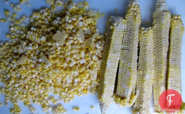 Pudim De Milho Mexicano Servido Com Molho De Chipotle Esfumaçado