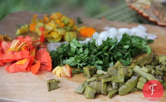 Taco De Caranguejo E Cacto Com Salsa Tomatillo