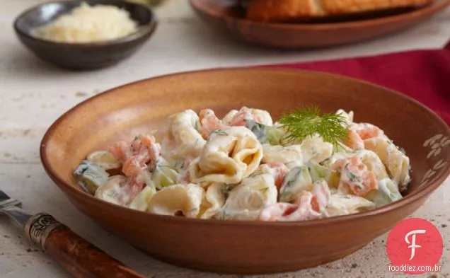Tortellini com salmão e endro