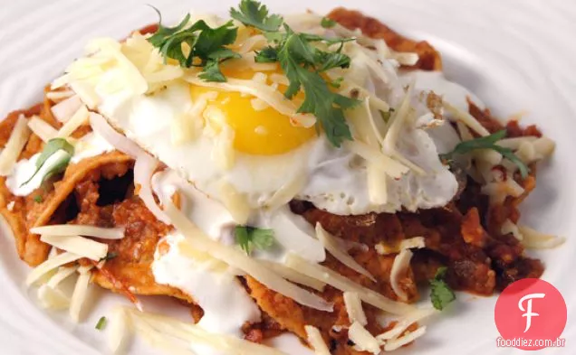 Chilaquiles Com Salsa E Ovos
